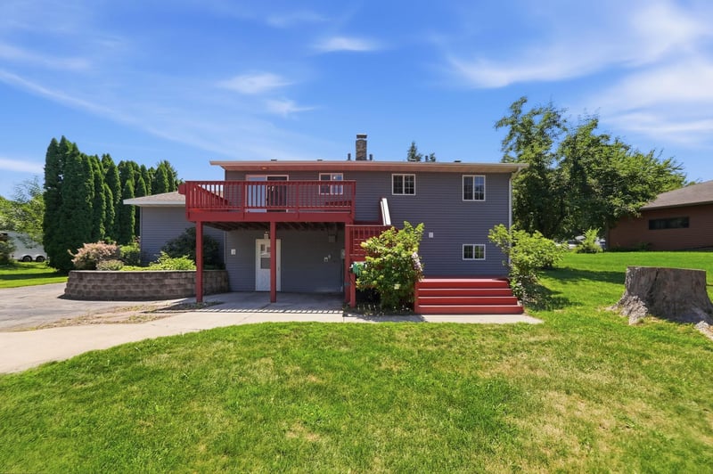 2227 Windsor Rd, Saint Cloud, MN 56301