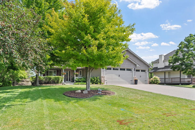 13012 Oakwood Dr, Rogers, MN 55374