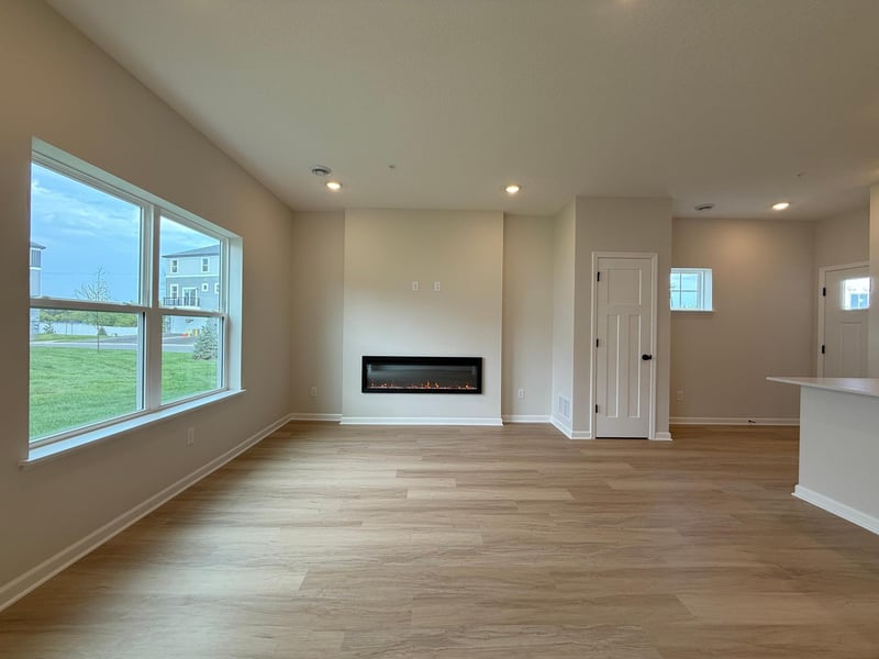 23146 Creekview Ct, Rogers, MN 55374