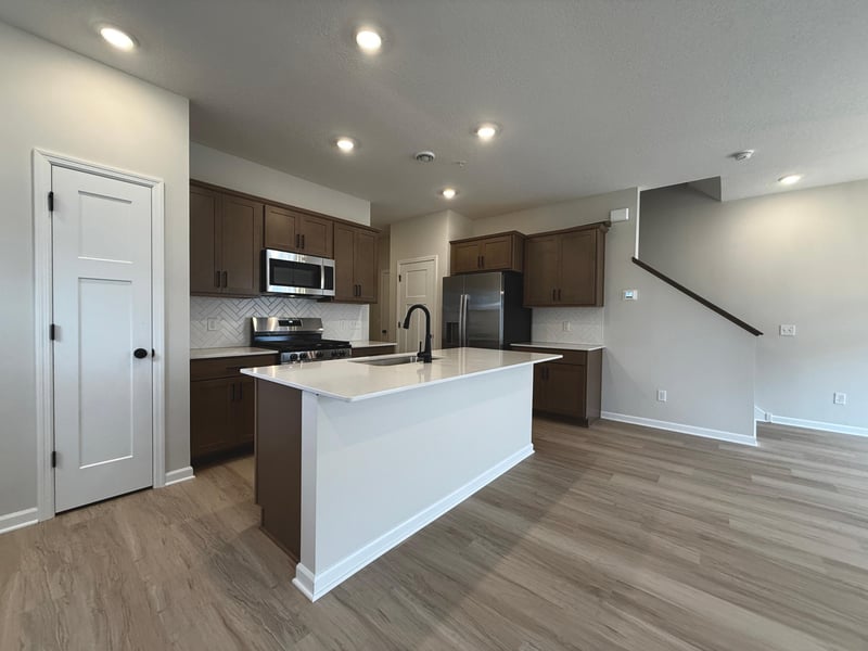 23146 Creekview Ct, Rogers, MN 55374