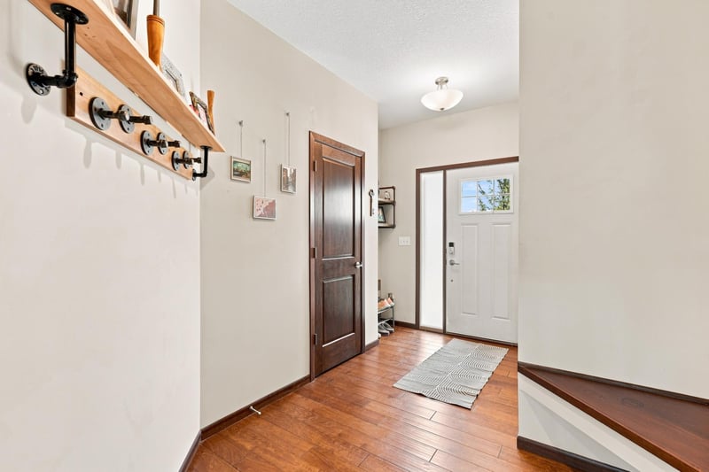 965 Aspen Cir, Watertown, MN 55388
