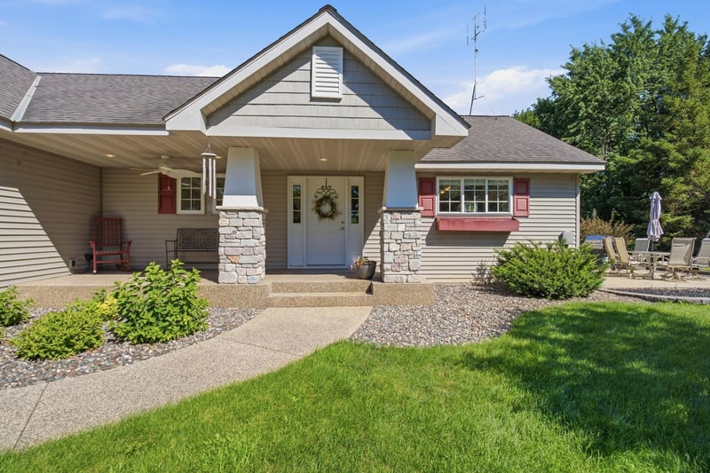 7585 12th St NW, Willmar, MN 56201