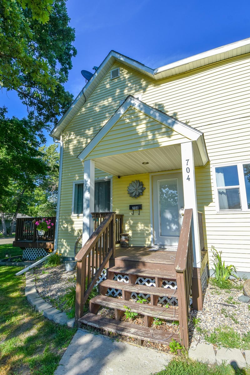 704 Tindolph Ave S, Thief River Falls, MN 56701