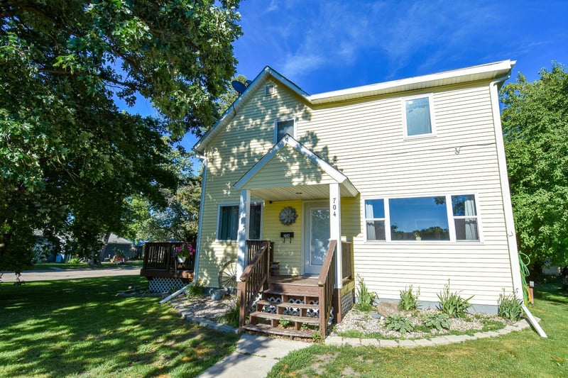 704 Tindolph Ave S, Thief River Falls, MN 56701