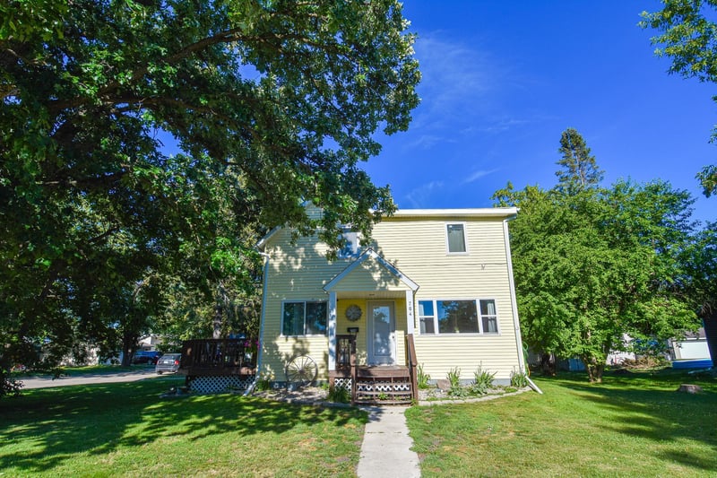 704 Tindolph Ave S, Thief River Falls, MN 56701