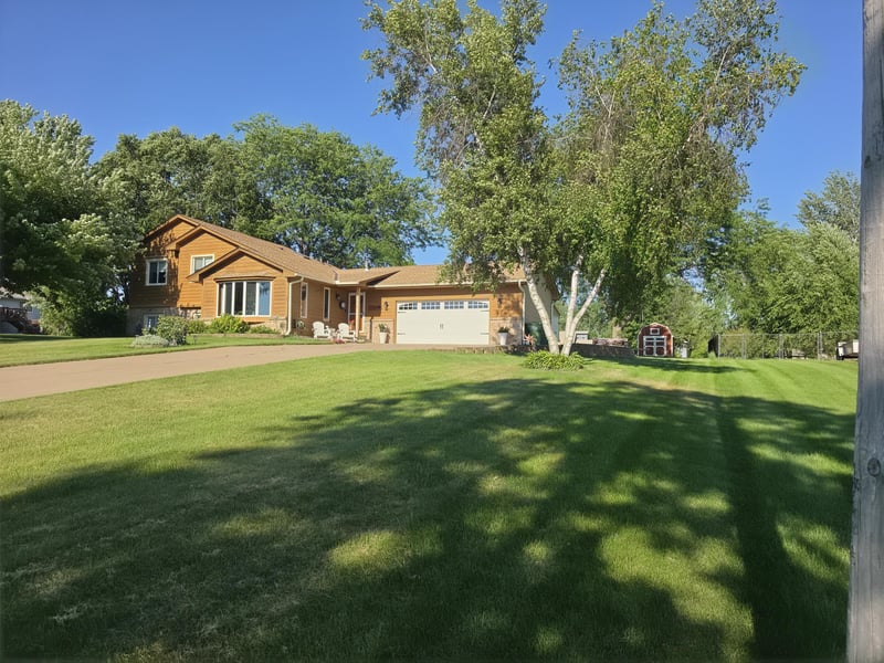 7616 Peltier Lake Dr, Lino Lakes, MN 55038