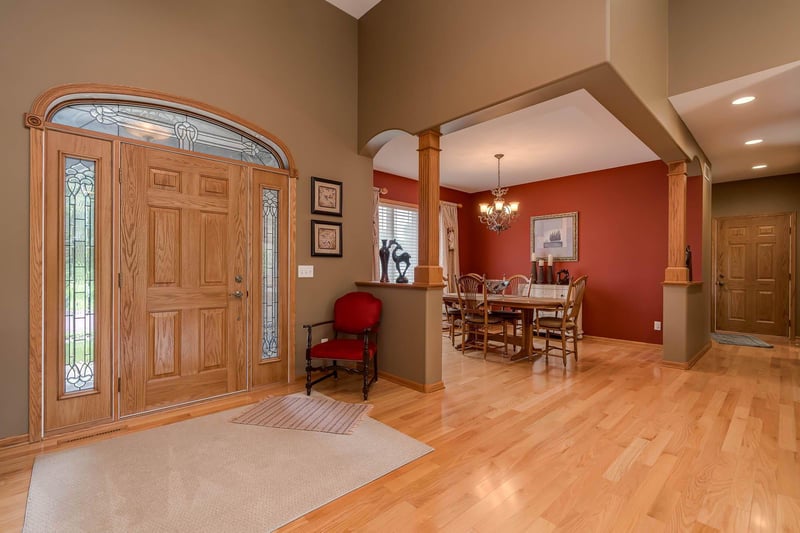 117 Grovebrook Dr, Mankato, MN 56001