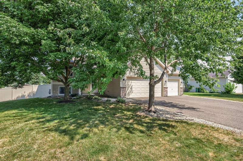 608 Dillon Ave N, Montrose, MN 55363
