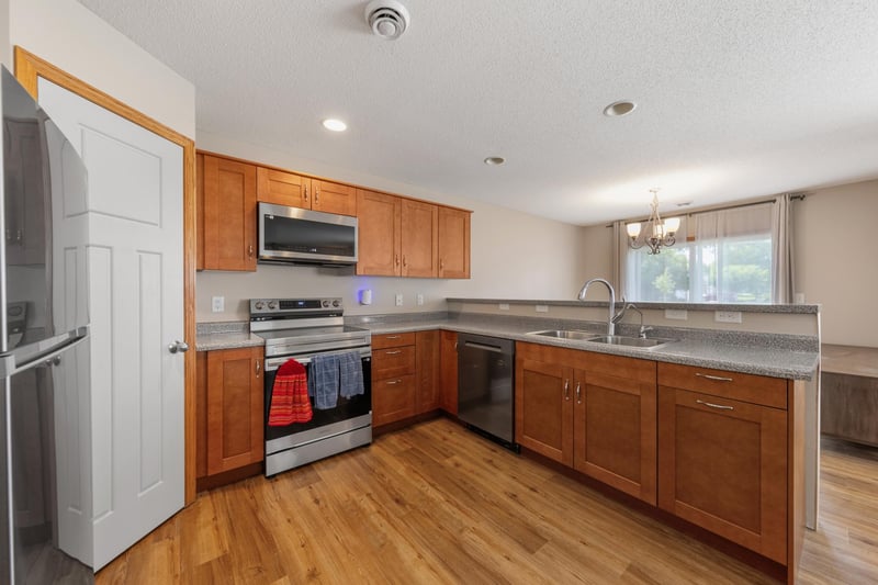 2402 Elianna Dr, Northfield, MN 55057