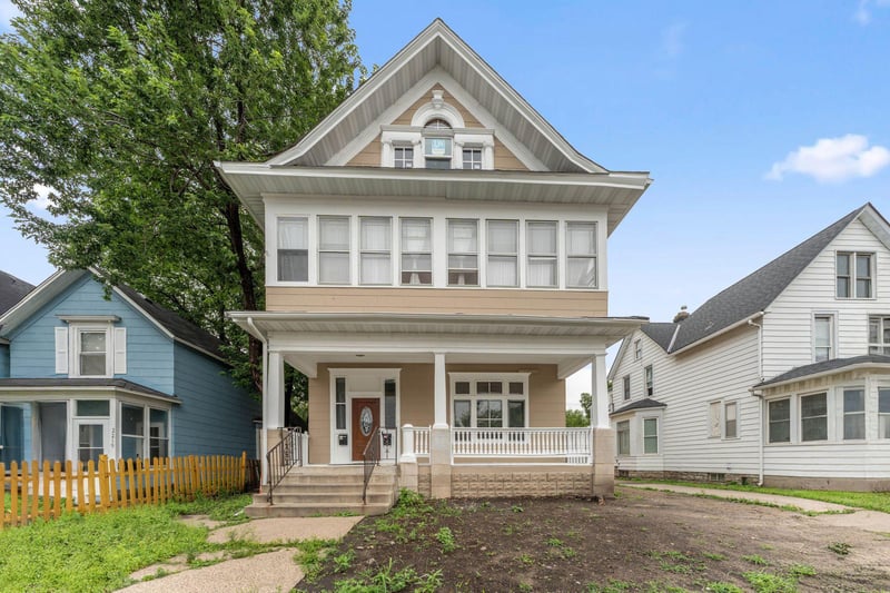 2221 Bloomington Ave, Minneapolis, MN 55404