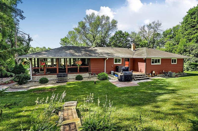 10150 Beebe Lake Rd NE, Hanover, MN 55376