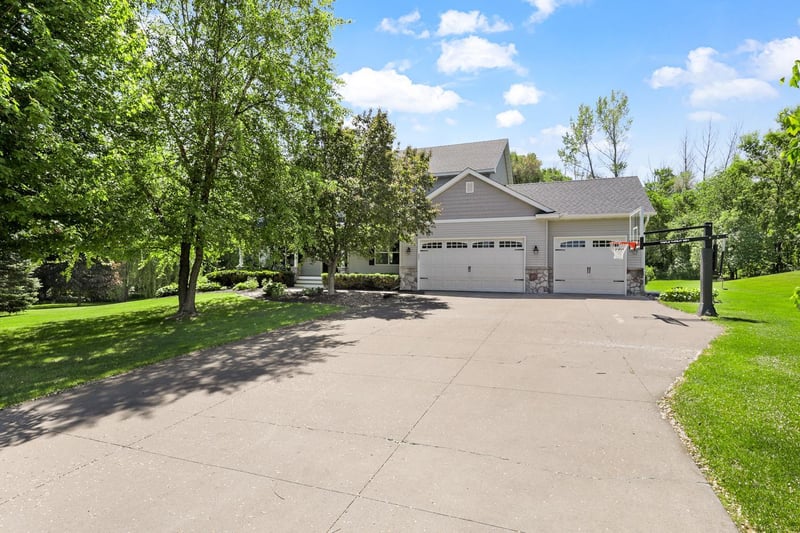 19885 Hunters Rg, Rogers, MN 55374