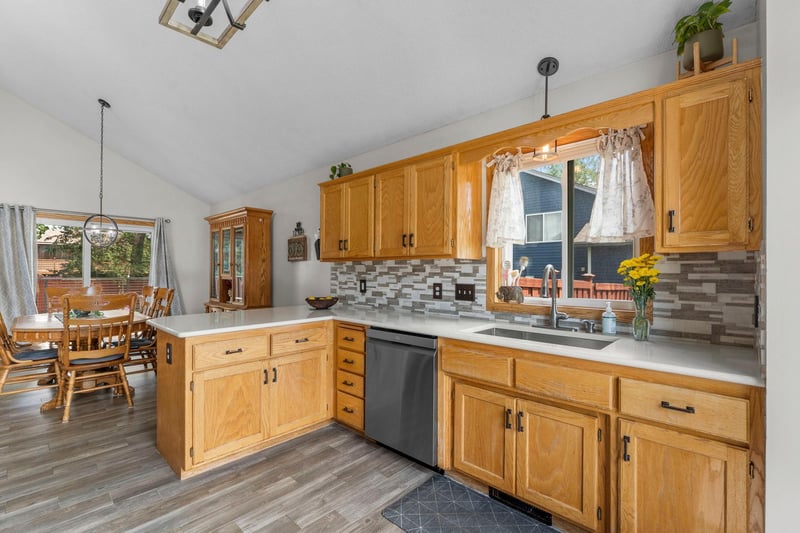 803 102nd Ave NE, Blaine, MN 55434