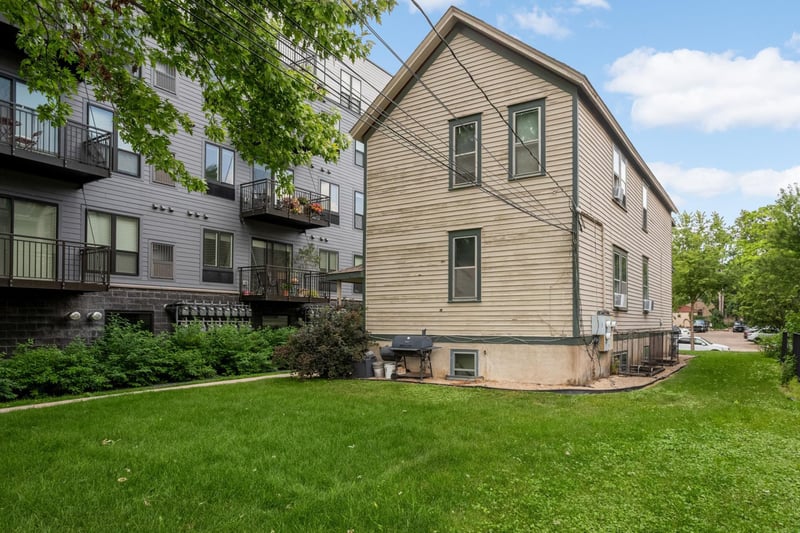 588 Selby Ave, Saint Paul, MN 55102