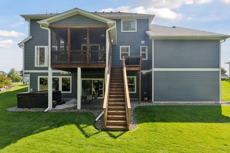 34 Rapp Farm Blvd, North Oaks, MN 55127