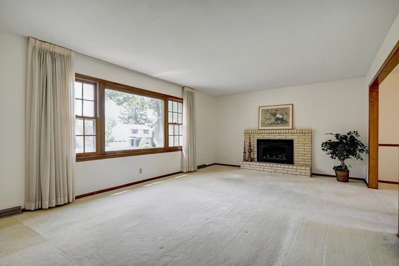 8930 23rd Ave N, Golden Valley, MN 55427