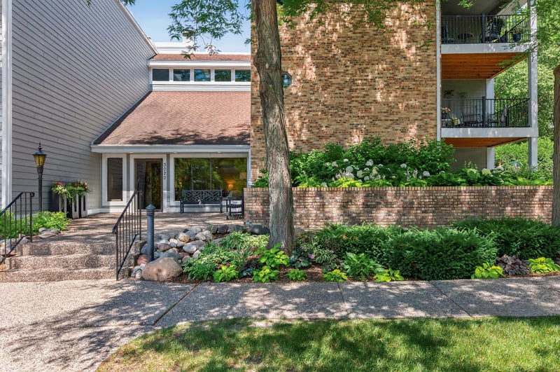 3020 Saint Albans Mill Rd #205, Hopkins, MN 55305