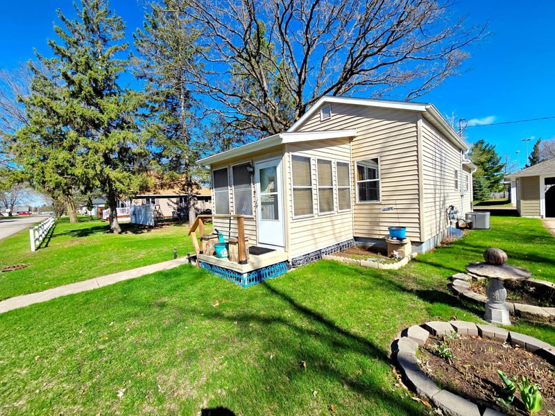 905 Poplar St, Crosby, MN 56441