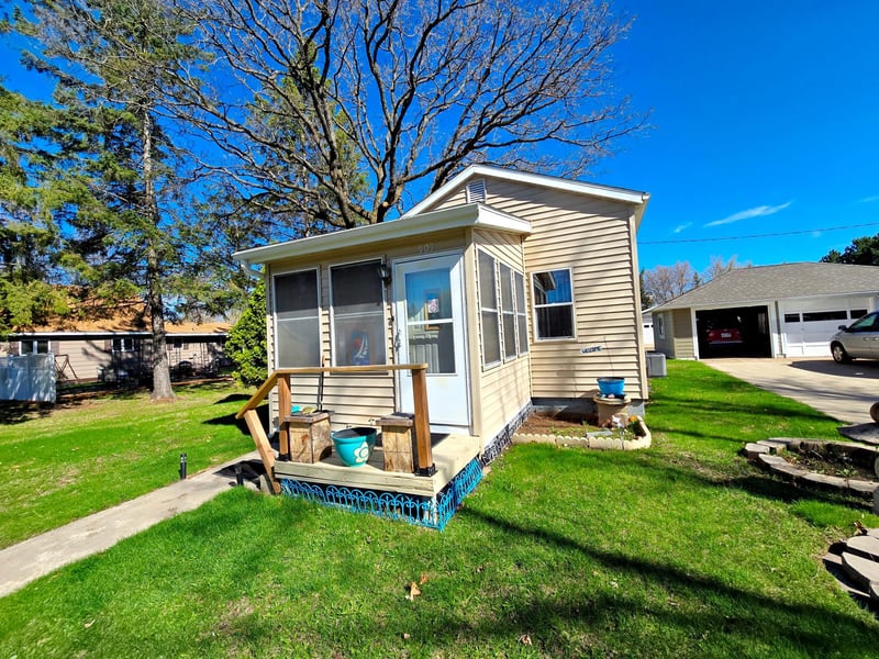 905 Poplar St, Crosby, MN 56441