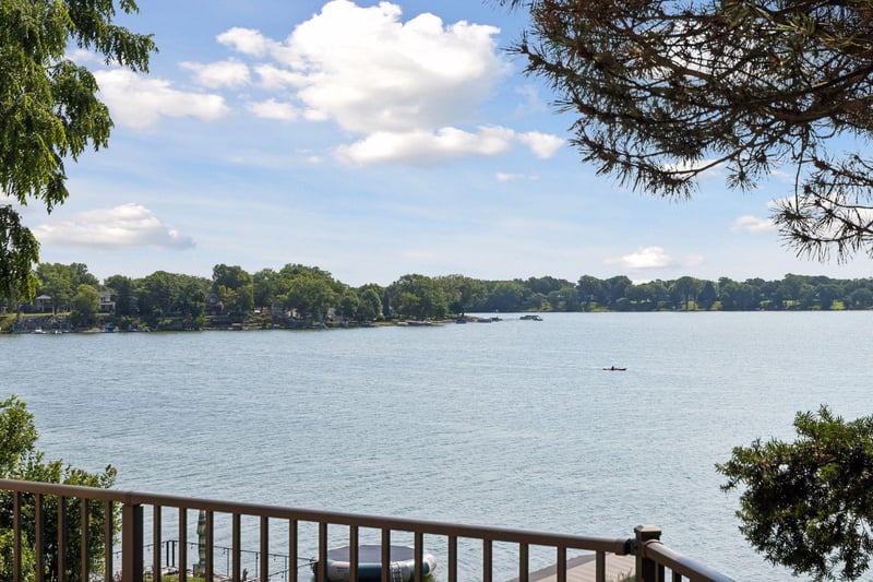 3234 Owasso Heights Rd, Shoreview, MN 55126