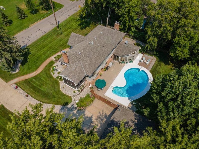 5565 Howards Point Rd, Excelsior, MN 55331