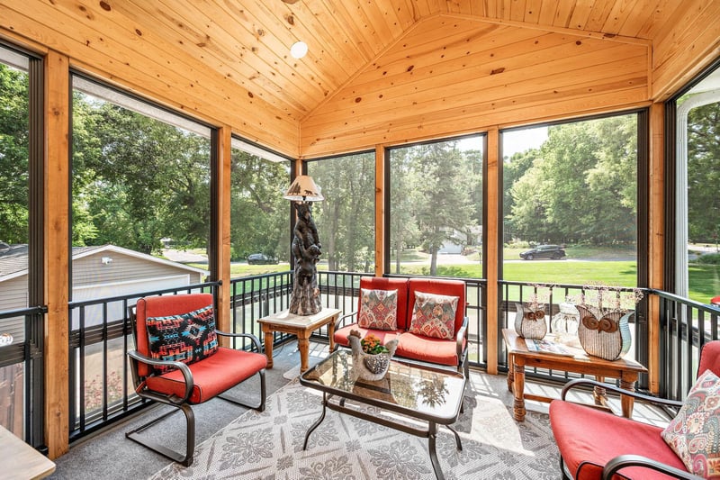 5565 Howards Point Rd, Excelsior, MN 55331