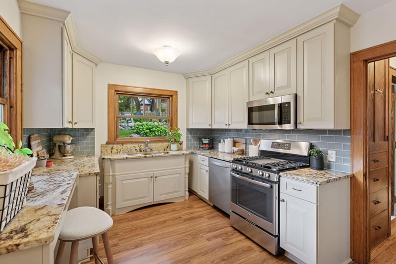 126 Circle A Dr S, Wayzata, MN 55391