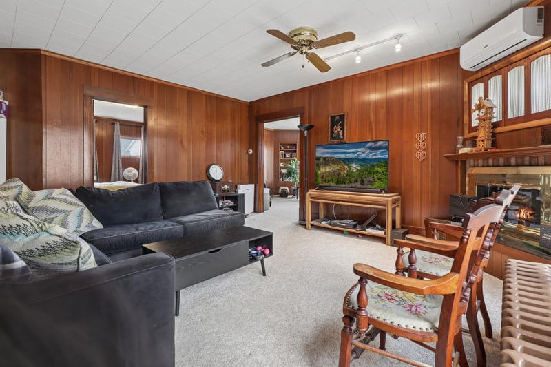 240 Washington St, Holdingford, MN 56340