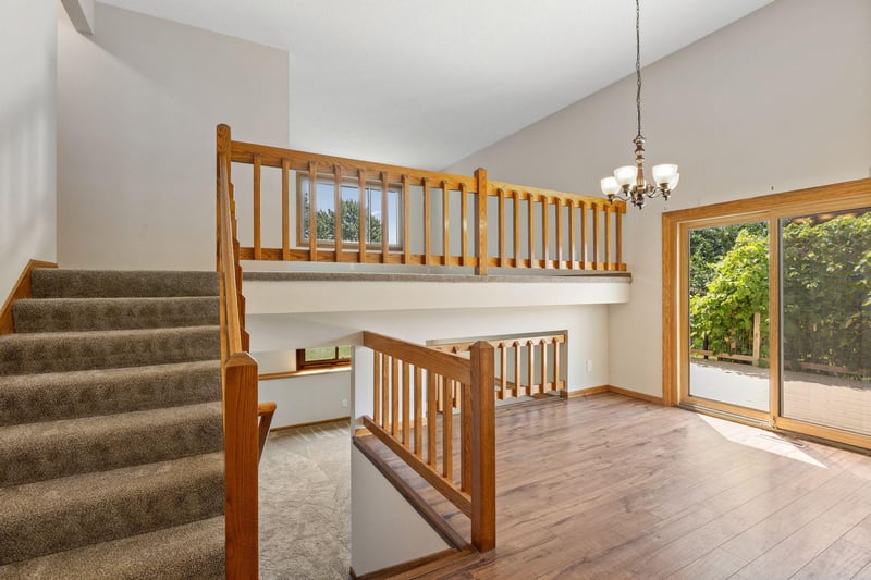 8064 Lower 147th St W, Apple Valley, MN 55124