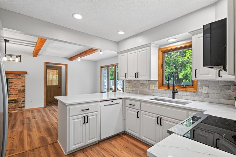 4532 Normandale Highlands Dr, Bloomington, MN 55437