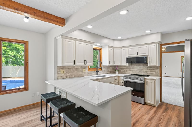 4532 Normandale Highlands Dr, Bloomington, MN 55437