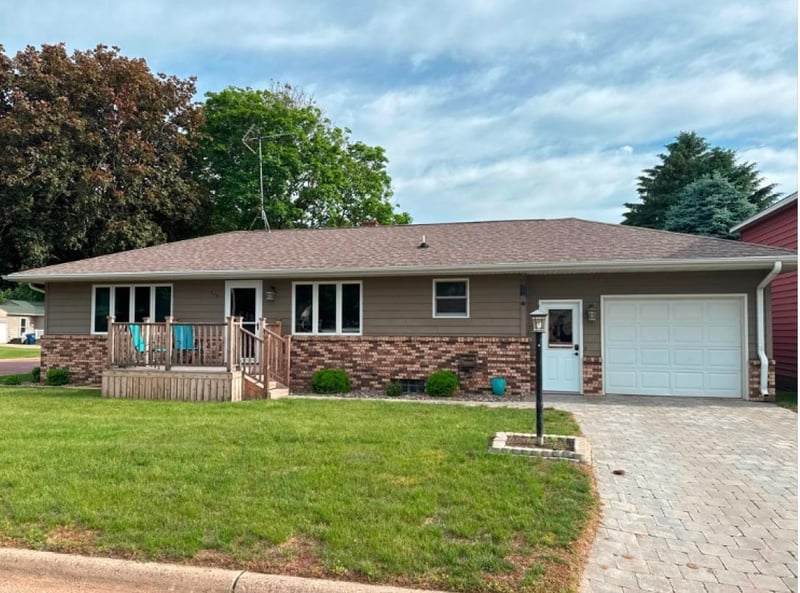 313 Blue St W, Comfrey, MN 56019