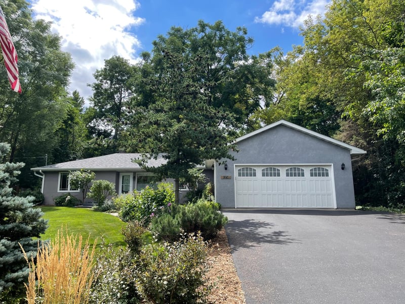 1274 Amble Rd, Arden Hills, MN 55112