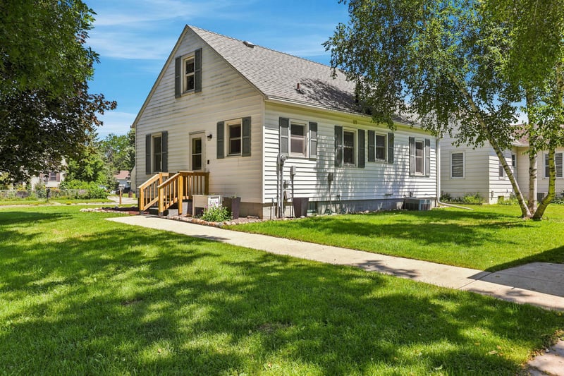 604 E 3rd St, Litchfield, MN 55355