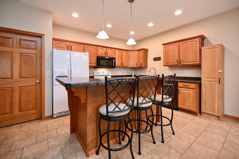3525 W 7th St #B, Winona, MN 55987