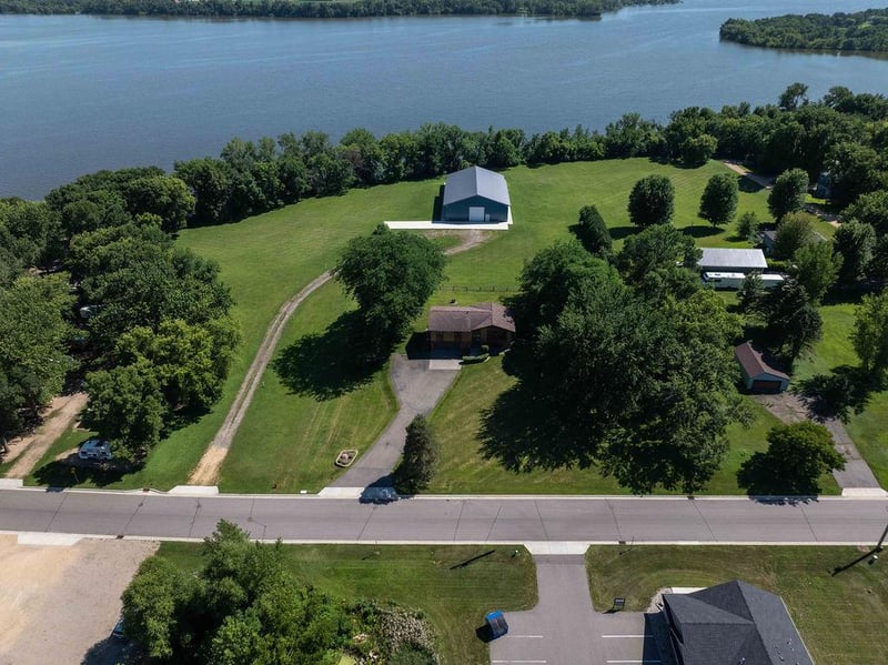 207 Maple Ave SW, Elysian, MN 56028