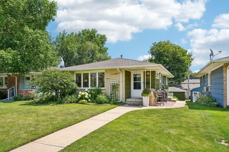 5749 Upton Ave S, Minneapolis, MN 55410