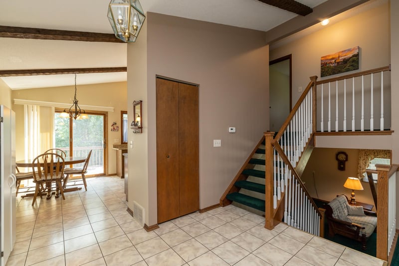 3139 Quarry Ct, Eagan, MN 55121