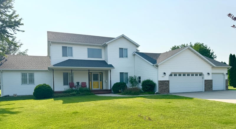 101 Seter Cir, Glyndon, MN 56547