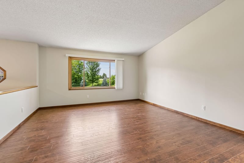 3811 Windcrest Ct, Eagan, MN 55123