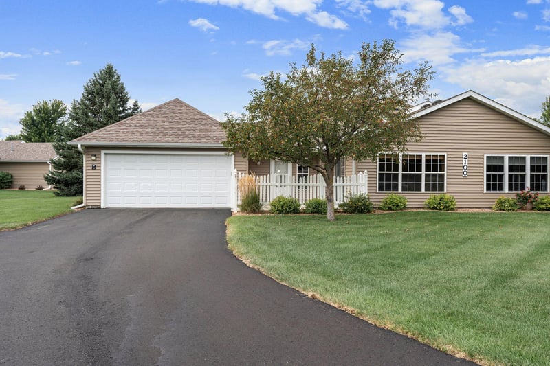 2100 Burr Oak Dr #B, Austin, MN 55912