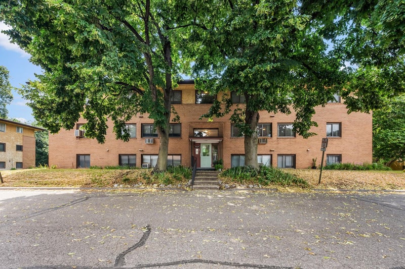 2365 Unity Ave N, Golden Valley, MN 55422