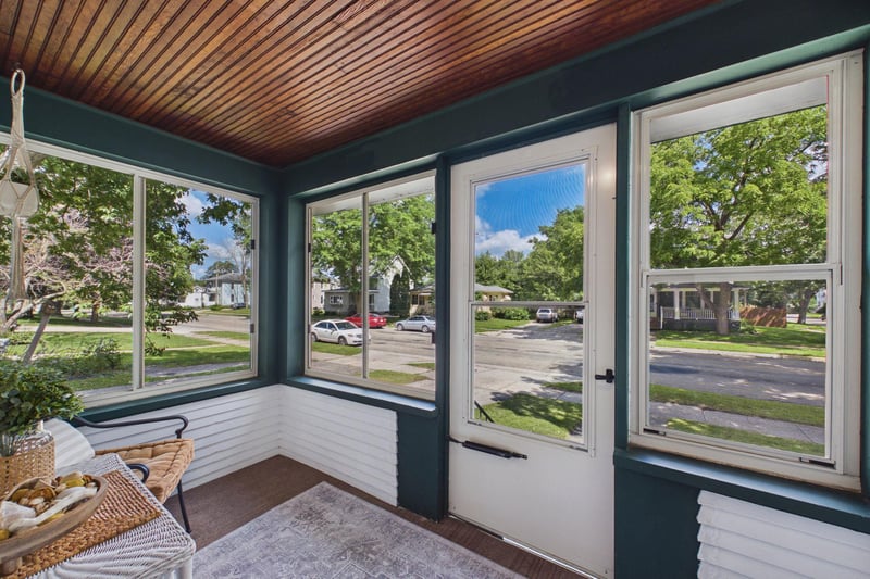 447 E School St, Owatonna, MN 55060