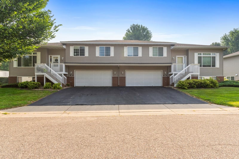 1403 Constitutional Dr, Northfield, MN 55057