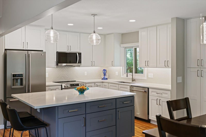 8944 Darnel Rd, Eden Prairie, MN 55347