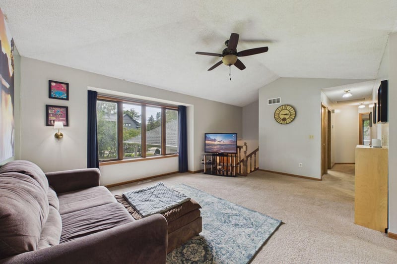 230 Mahtomedi Ave, Mahtomedi, MN 55115