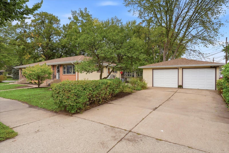 625-627 Summer St NE, Minneapolis, MN 55413