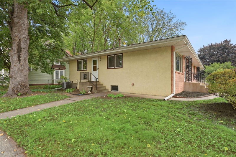 625-627 Summer St NE, Minneapolis, MN 55413
