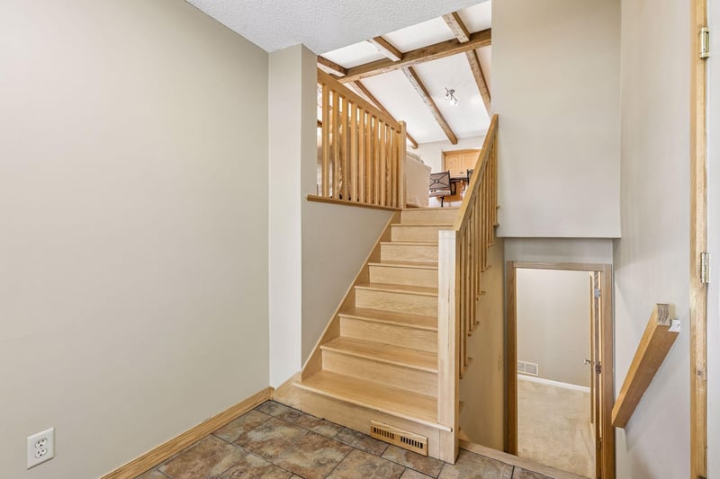 5707 125th St W, Apple Valley, MN 55124