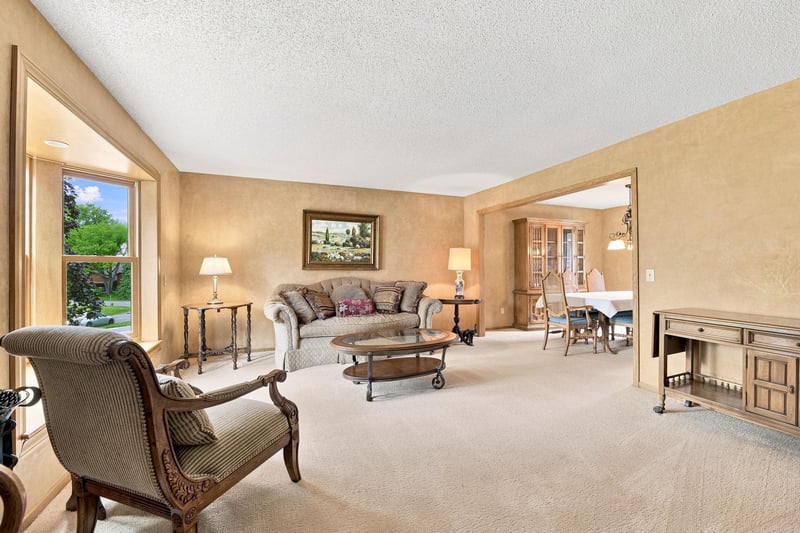 17654 W 67th St, Eden Prairie, MN 55346